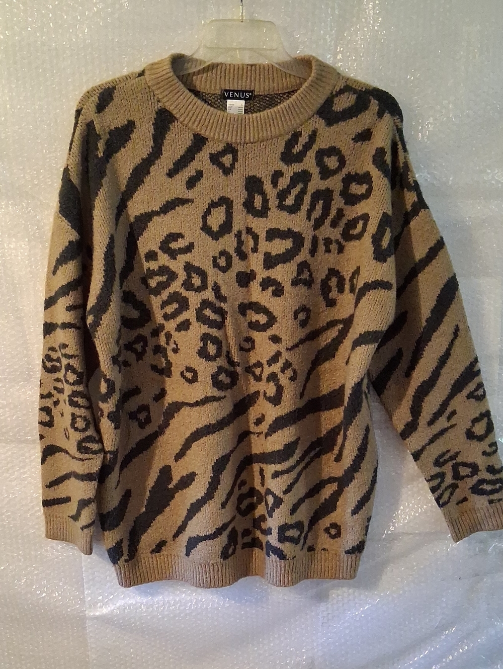 VENUS Size XL Tan & Black Leopard Print Ribbed Crew Neck Knit Sweater